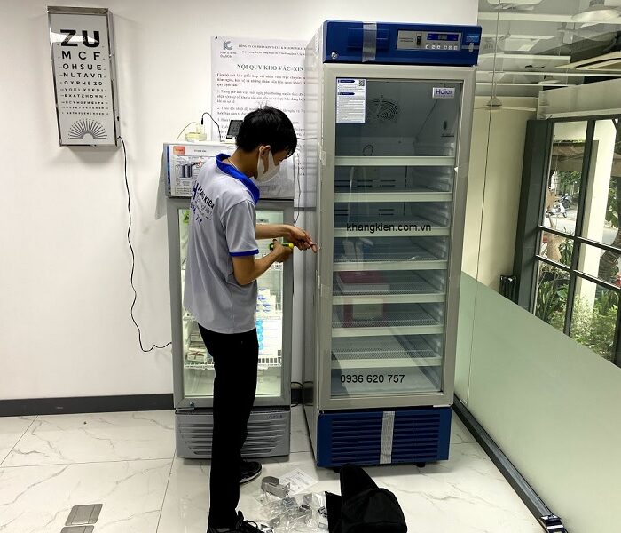 Tủ bảo quản vắc xin, thuốc, dược phẩm 390 lít HYC 390.jpg