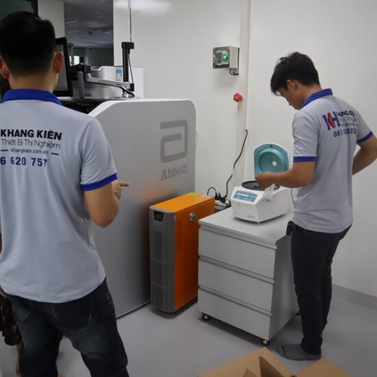 Khang Kiên lắp đặt Thiết bị xét nghiệm tại Xét Nghiệm Y Khoa LIFE LAB - Máy ly tâm EBA200.jpg