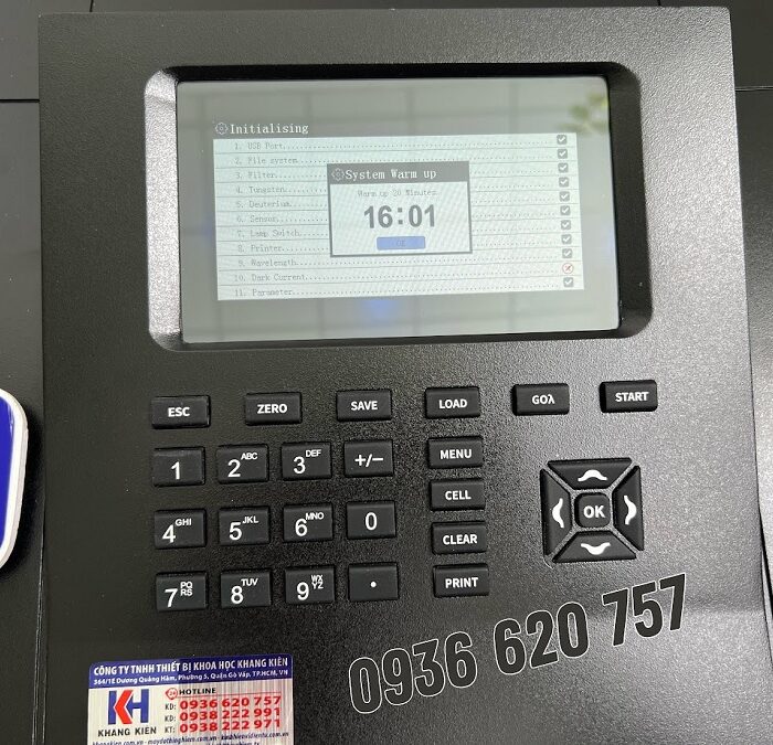 Máy C-7100 có màn hình TFT 7 inch