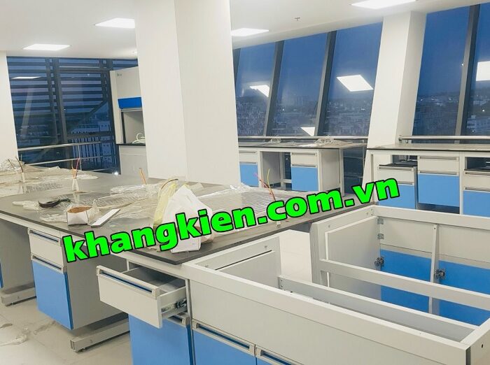 Bàn thí nghiệm áp tường An Phát